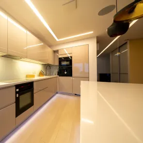 LED linearna svetilka Green Tech 40W, 3CCT, IP40, 120 cm, črna