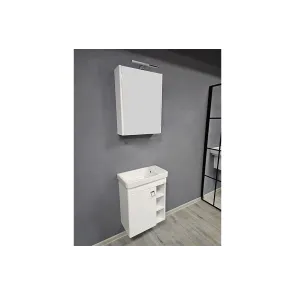 Ogledalo-omarica Sharp 50 | Kopalni pohištvo | E-shop.si